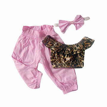 CONJUNTO EN PANTALON-BLUSA Y BALACA PARA BEBE